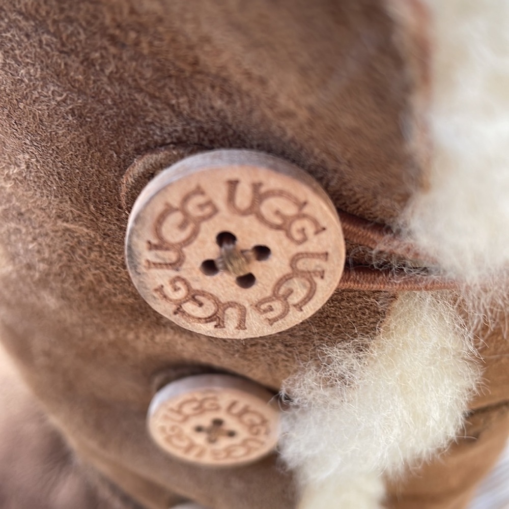 Ugg Bailey Button Triplet Ii Boot Size 5 - image 8